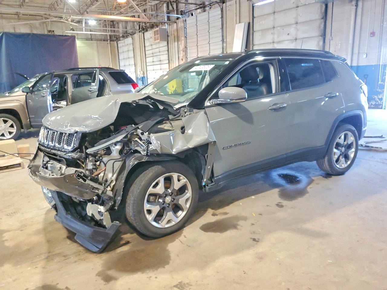 2019 Jeep Compass Limited, VIN 3C4NJDCB5KT673024 — Front end
