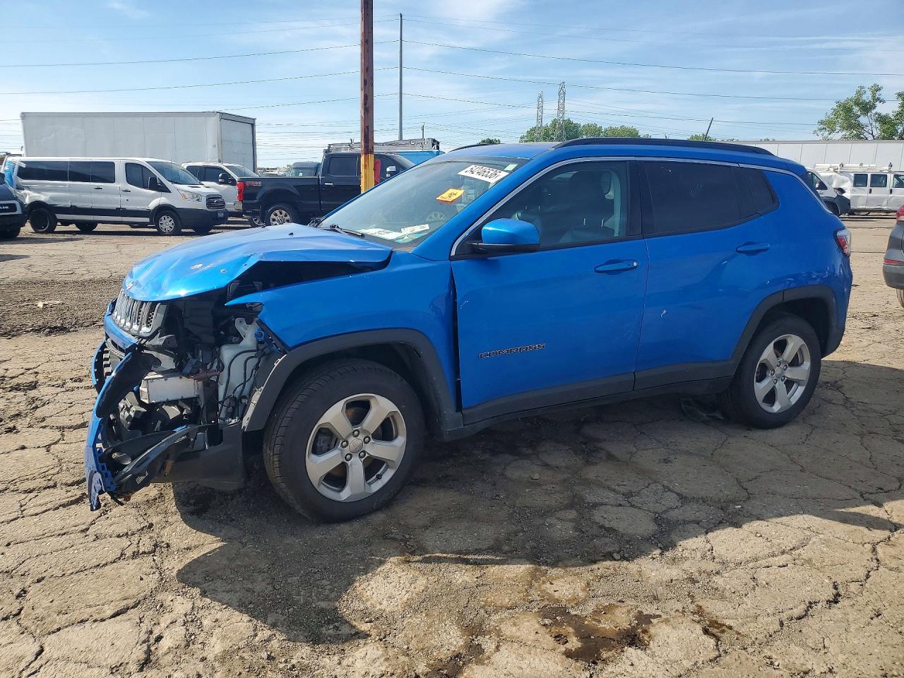 2019 Jeep Compass Latitude, VIN 3C4NJDBB9KT629657 — Перед