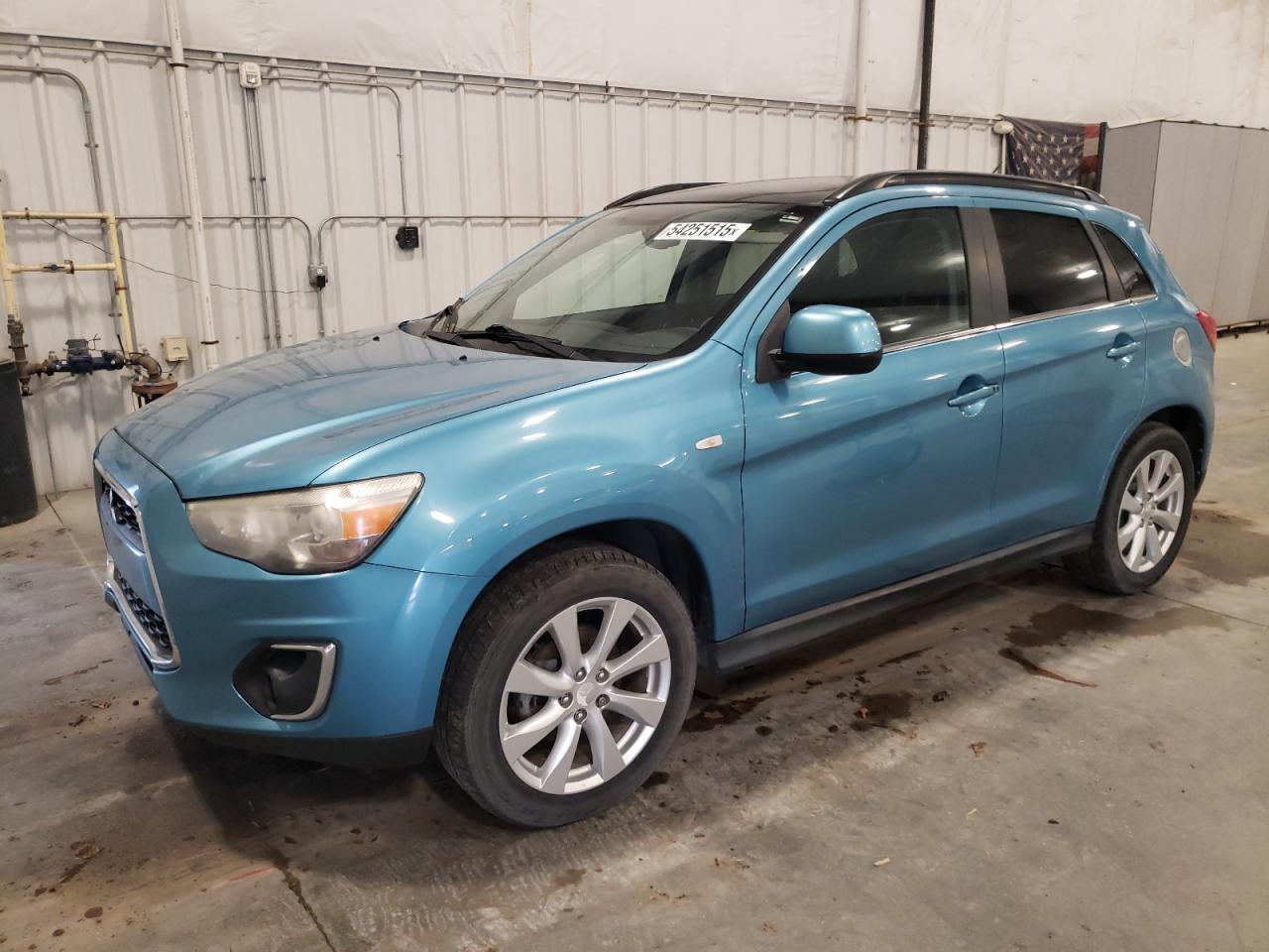 2013 Mitsubishi Outlander SE, VIN 4A4AP4AU1DE002351 — Minor dents and scratches