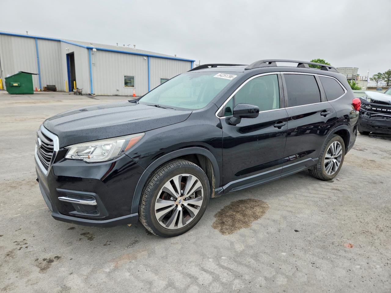 2019 Subaru Ascent Premium, VIN 4S4WMAHD7K3410495 — Front end