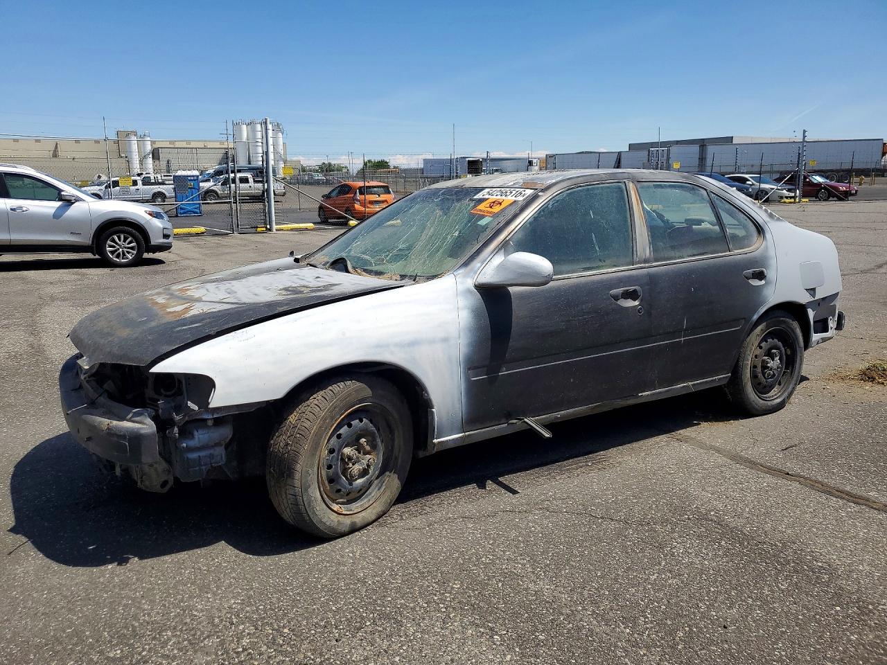2001 Nissan Altima GXE, VIN 1N4DL01D41C146675 — Front end