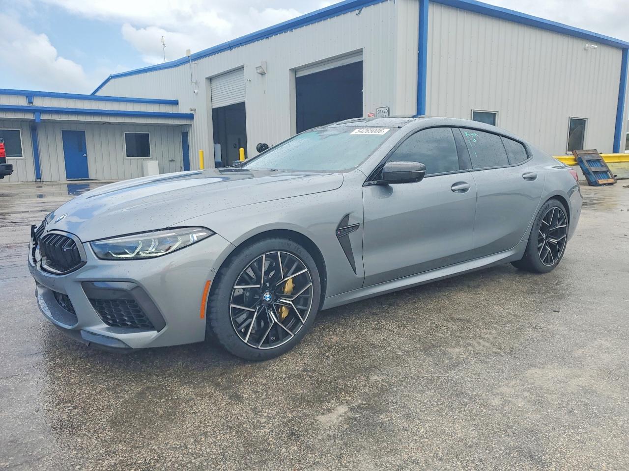 2024 BMW M8 Competition, VIN WBSGV0C01RCS01101 — Зад