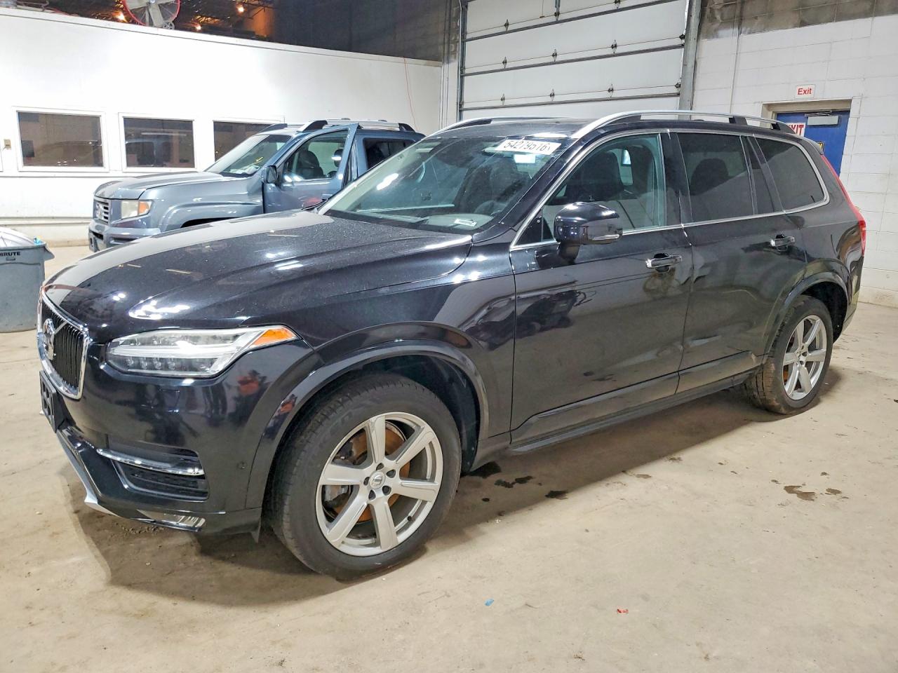 2016 Volvo XC90 T6 Momentum, VIN YV4A22PK2G1094384 — Water / flood