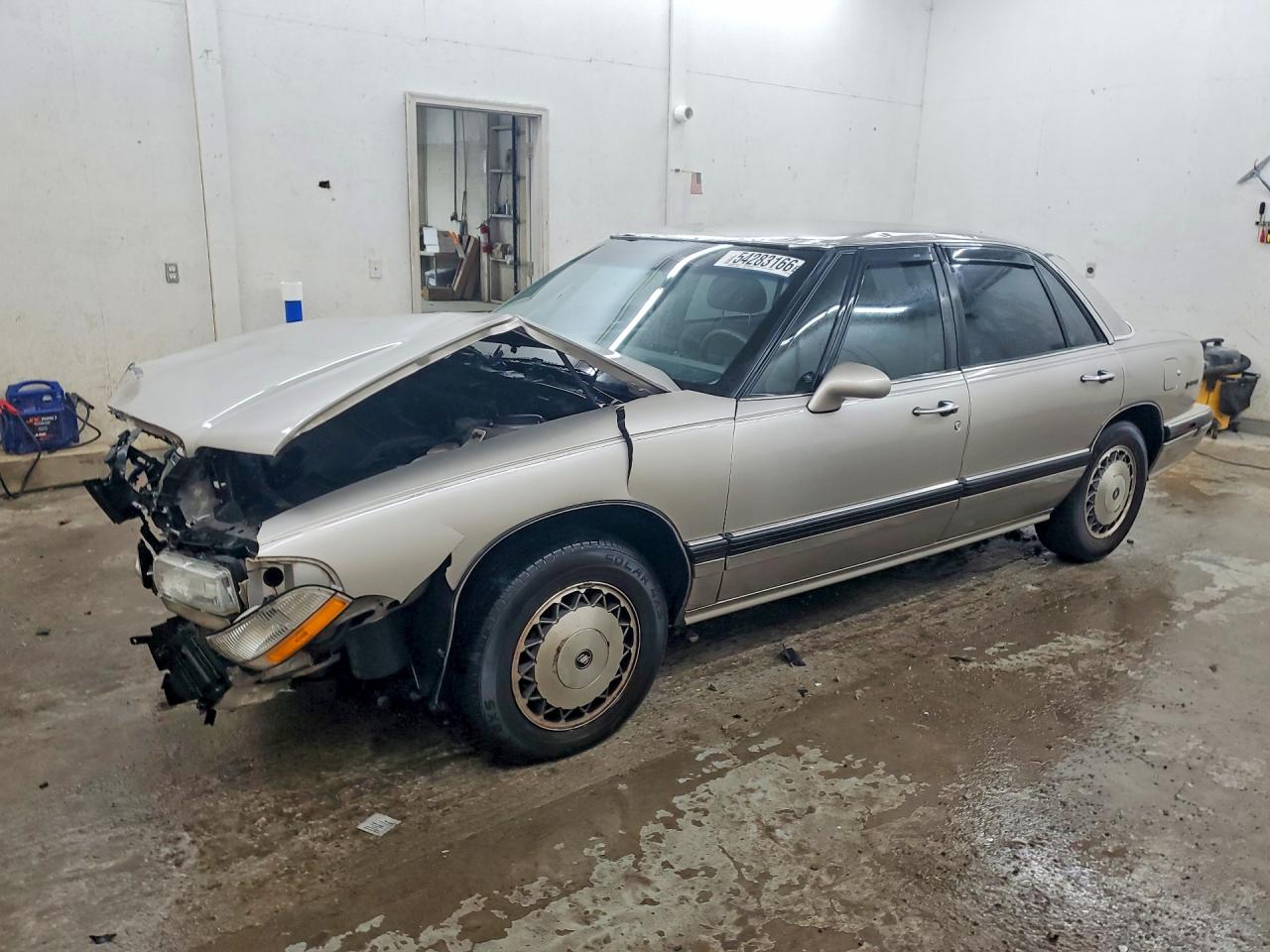 1996 Buick LeSabre Limited, VIN 1G4HR52K3TH409437 — Front end