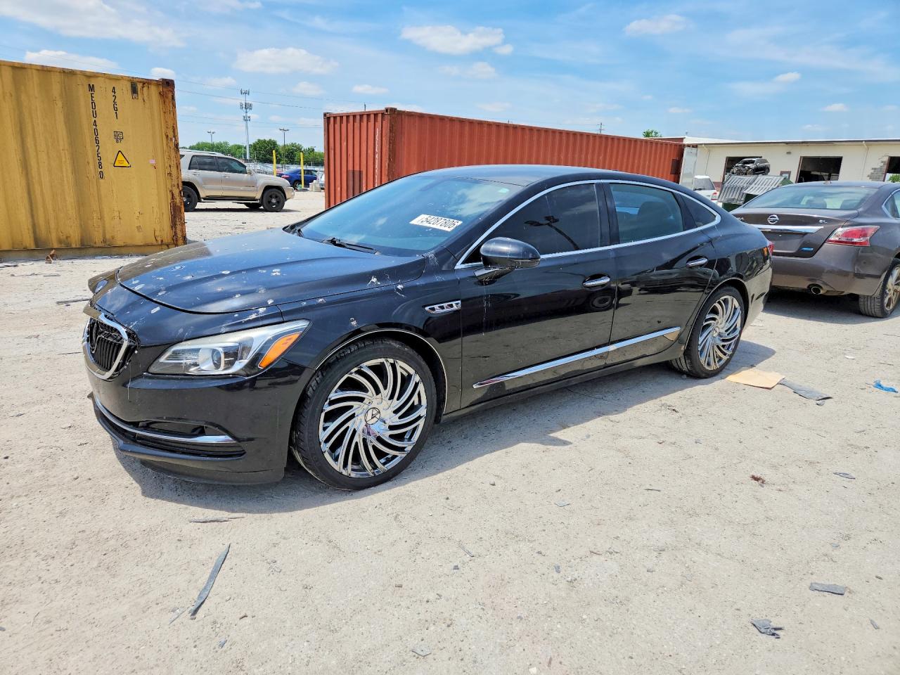 2017 Buick LaCrosse Essence, VIN 1G4ZP5SS0HU132819 — Перед