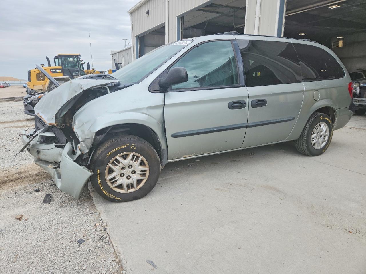 2004 Dodge Caravan SE, VIN 1D4GP24R74B569987 — Перед