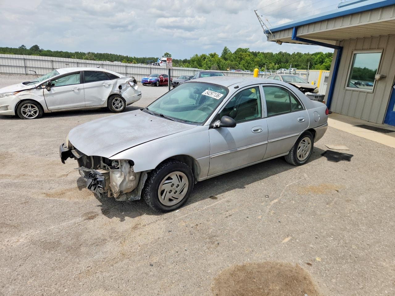 1998 Ford Escort SE, VIN 1FAFP13P1WW233546 — Front end