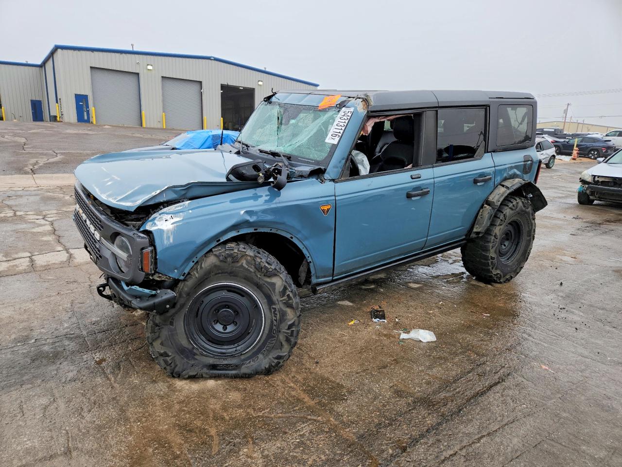 2021 Ford Bronco Badlands, VIN 1FMEE5DP6MLA81372 — Front end