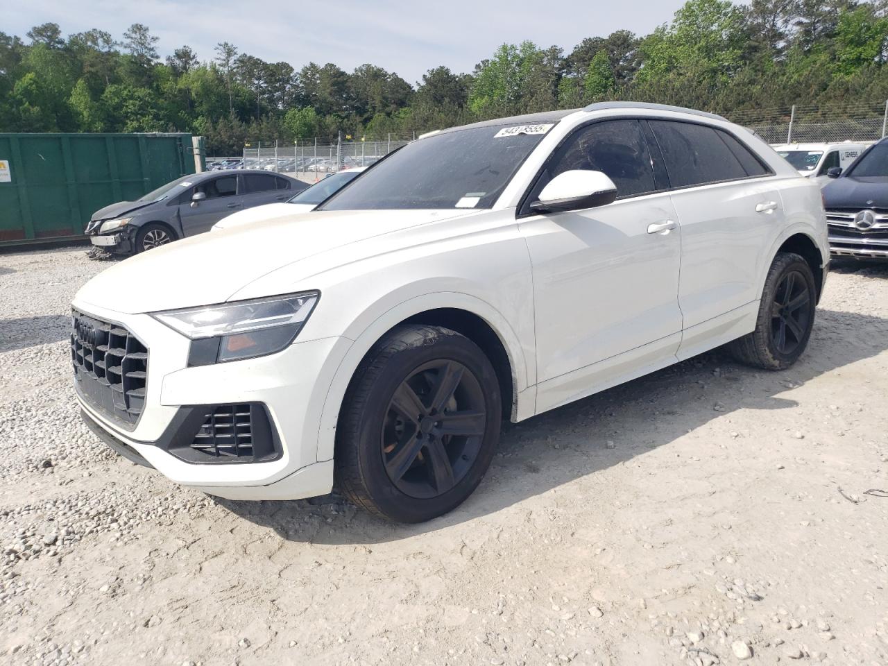 2019 Audi Q8 Premium, VIN WA1AVAF1XKD013310 — Пожар в салоне