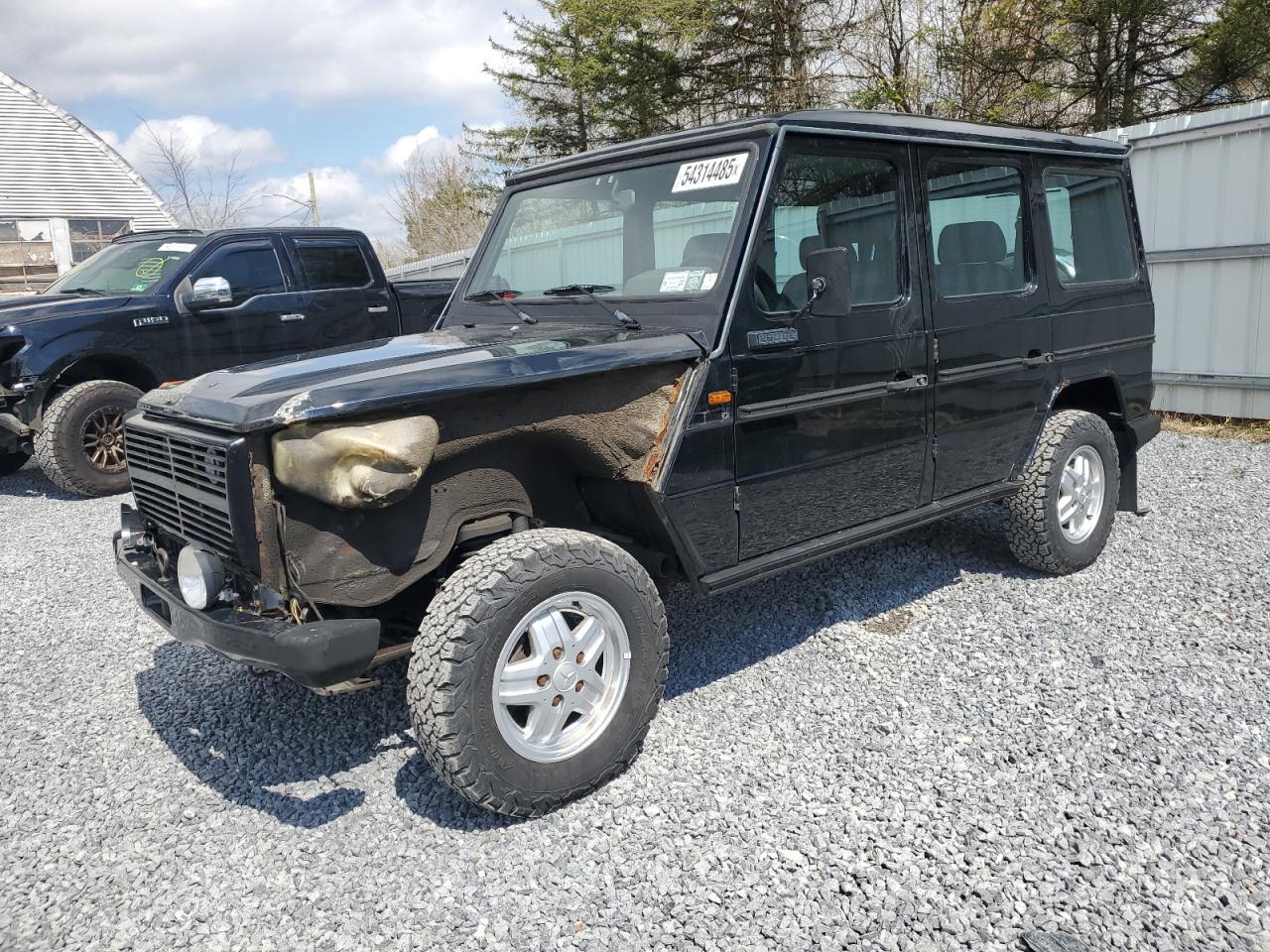1988 Mercedes-Benz 200, VIN WDB46023317062528 — Front end