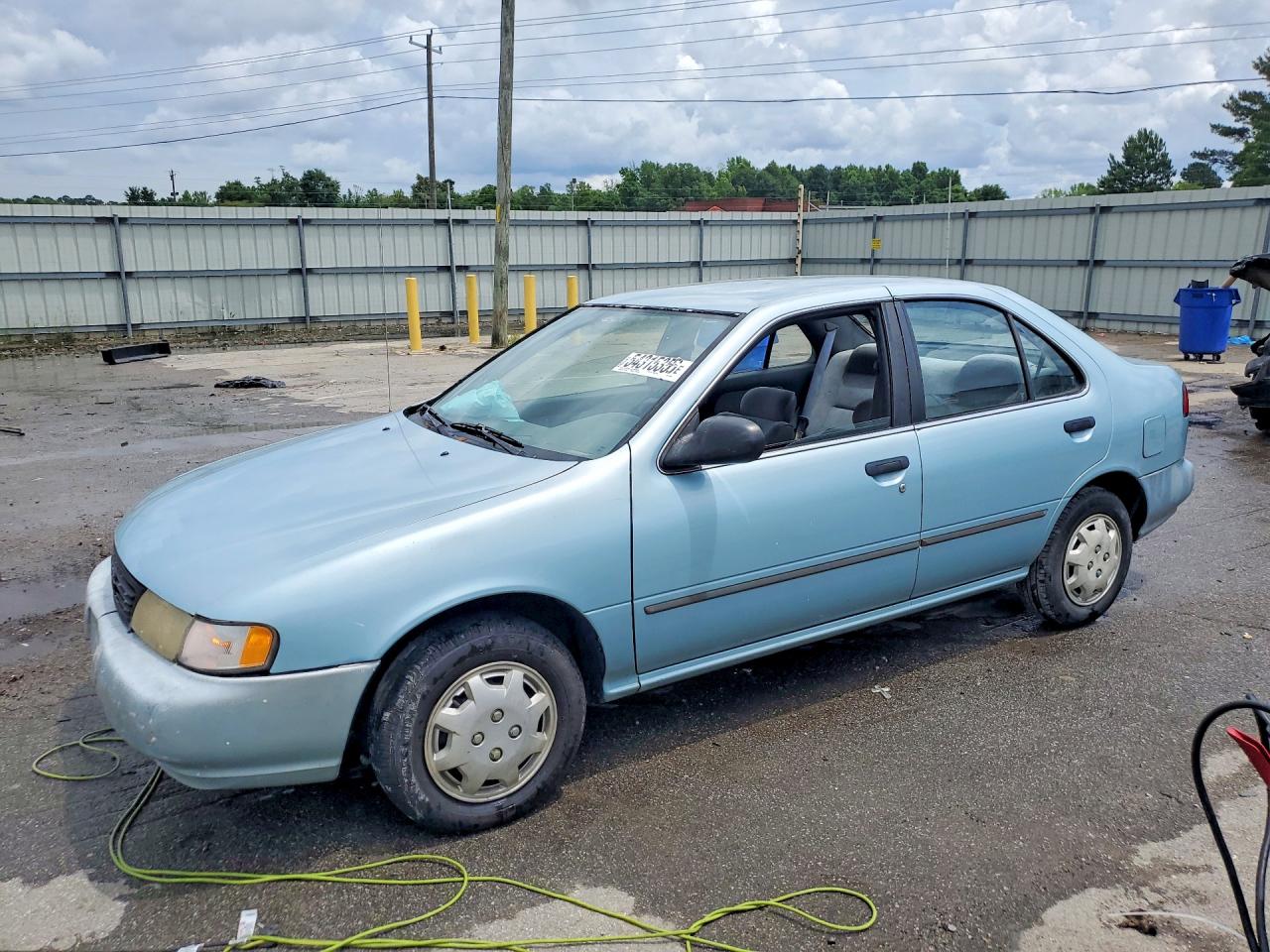 1997 Nissan Sentra XE, VIN 1N4AB41D5VC749489 — Перед