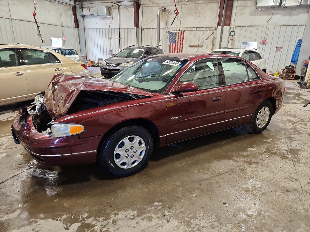 1999 Buick Regal LS, VIN 2G4WB52K4X1593095 — Перед