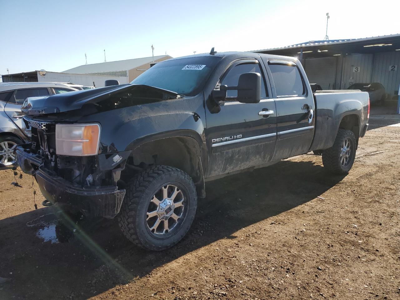 2012 GMC Sierra 2500HD Denali, VIN 1GT125E83CF244009 — Front end