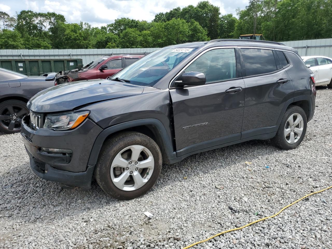 2021 Jeep Compass Latitude, VIN 3C4NJCBB4MT604629 — Front end