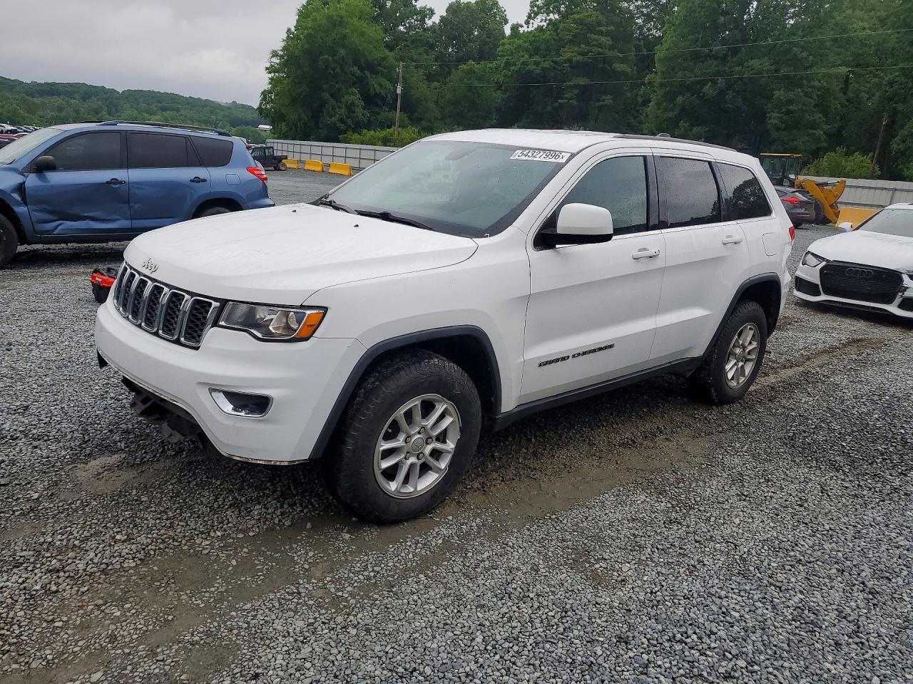 2019 Jeep Grand Cherokee Altitude, VIN 1C4RJFAG3KC551771 — Front end