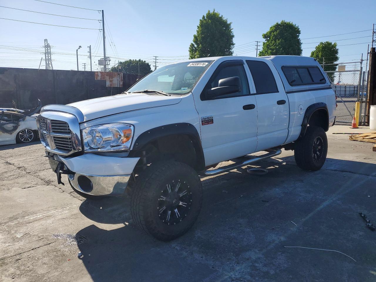 2009 Dodge 2500 SXT, VIN 3D7KS28L39G561840 — Перед