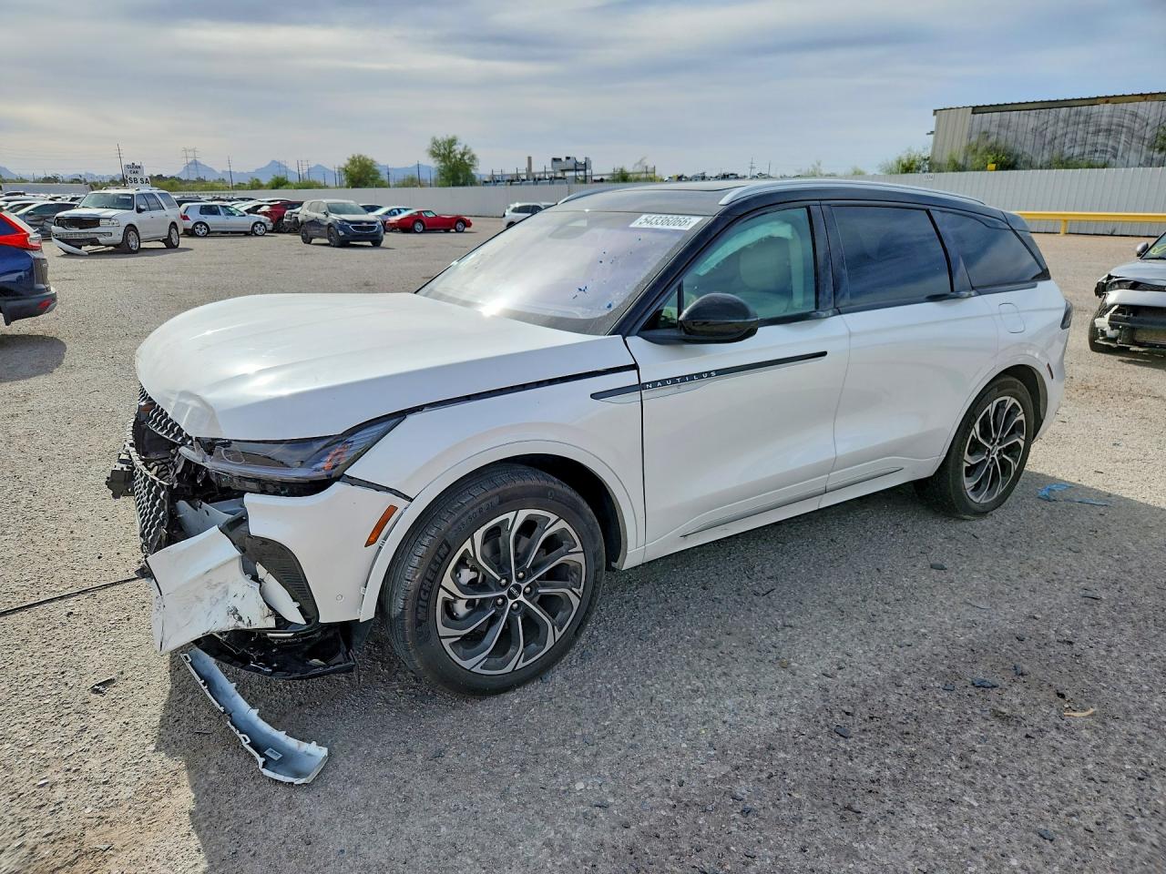 2024 Lincoln Nautilus Reserve, VIN 5LMPJ8KAXRJ878177 — Front end
