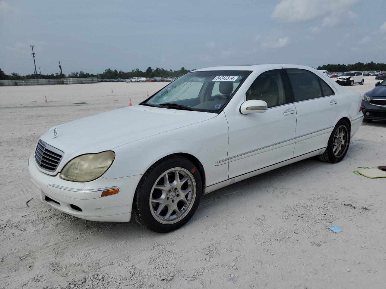 2000 Mercedes-Benz S 320/430/500, VIN WDBNG75J7YA038440 — Front end