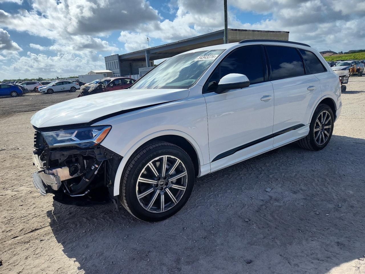 2022 Audi Q7 Premium Plus, VIN WA1LJBF74ND015170 — Front end