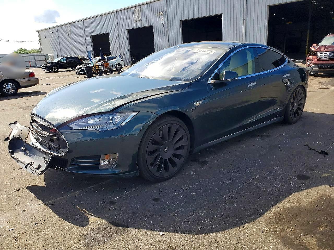 2014 Tesla Model S P85D, VIN 5YJSA1H29EFP66254 — Front end