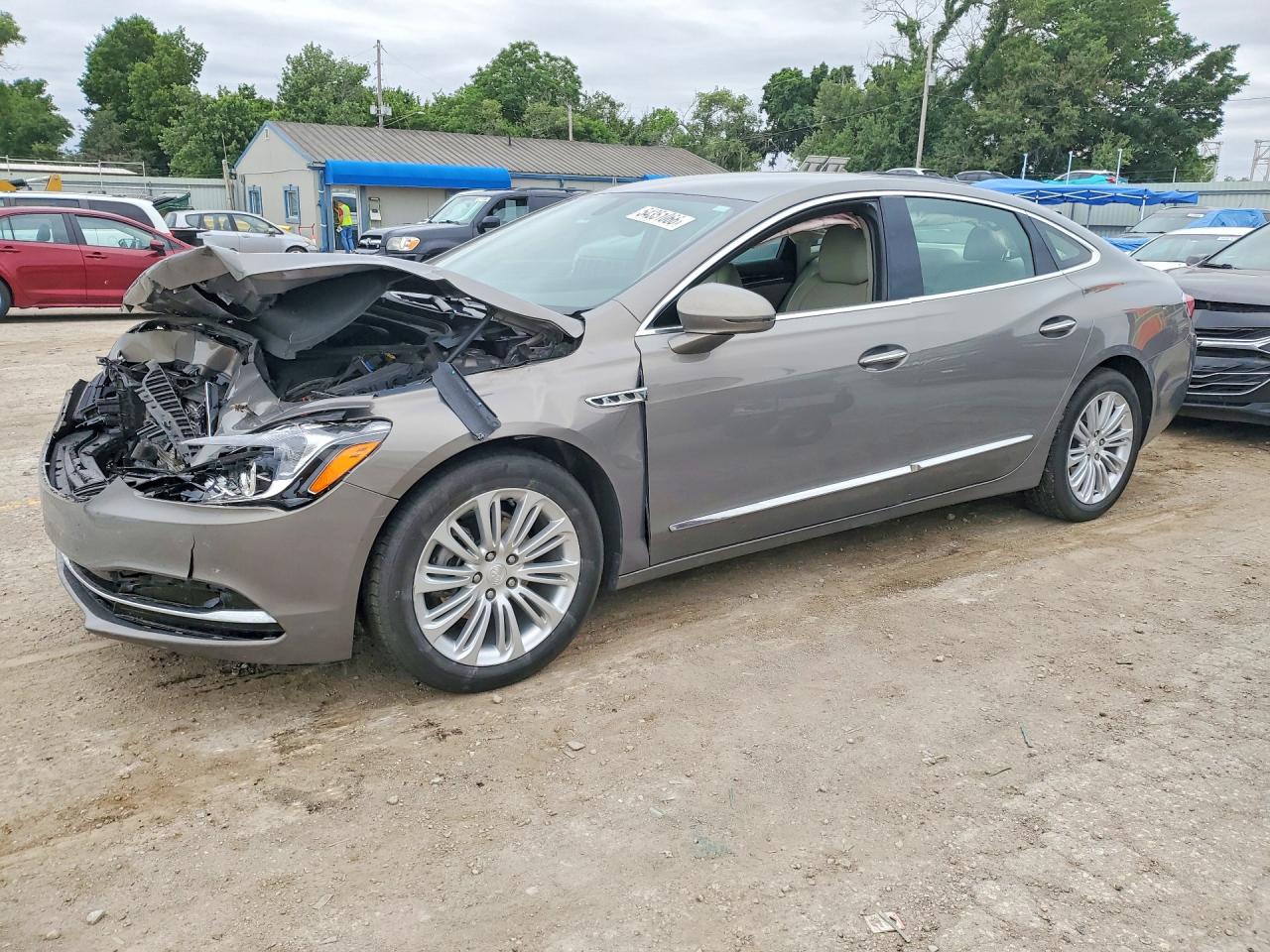 2018 Buick LaCrosse Preferred, VIN 1G4ZN5SZ4JU118222 — Front end