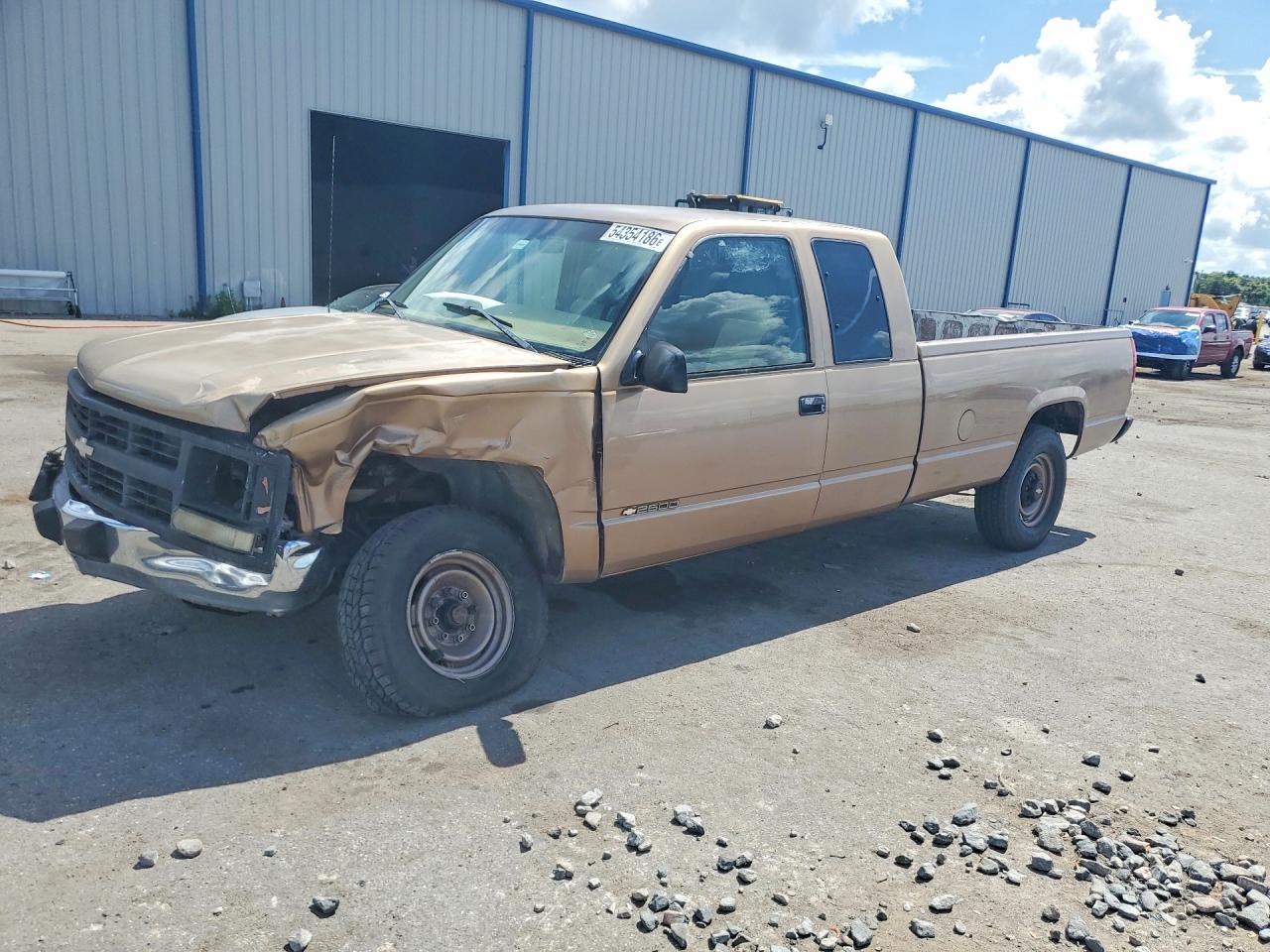 1996 Chevrolet Silverado 2500, VIN 1GCGC29R8TE184808 — Front end