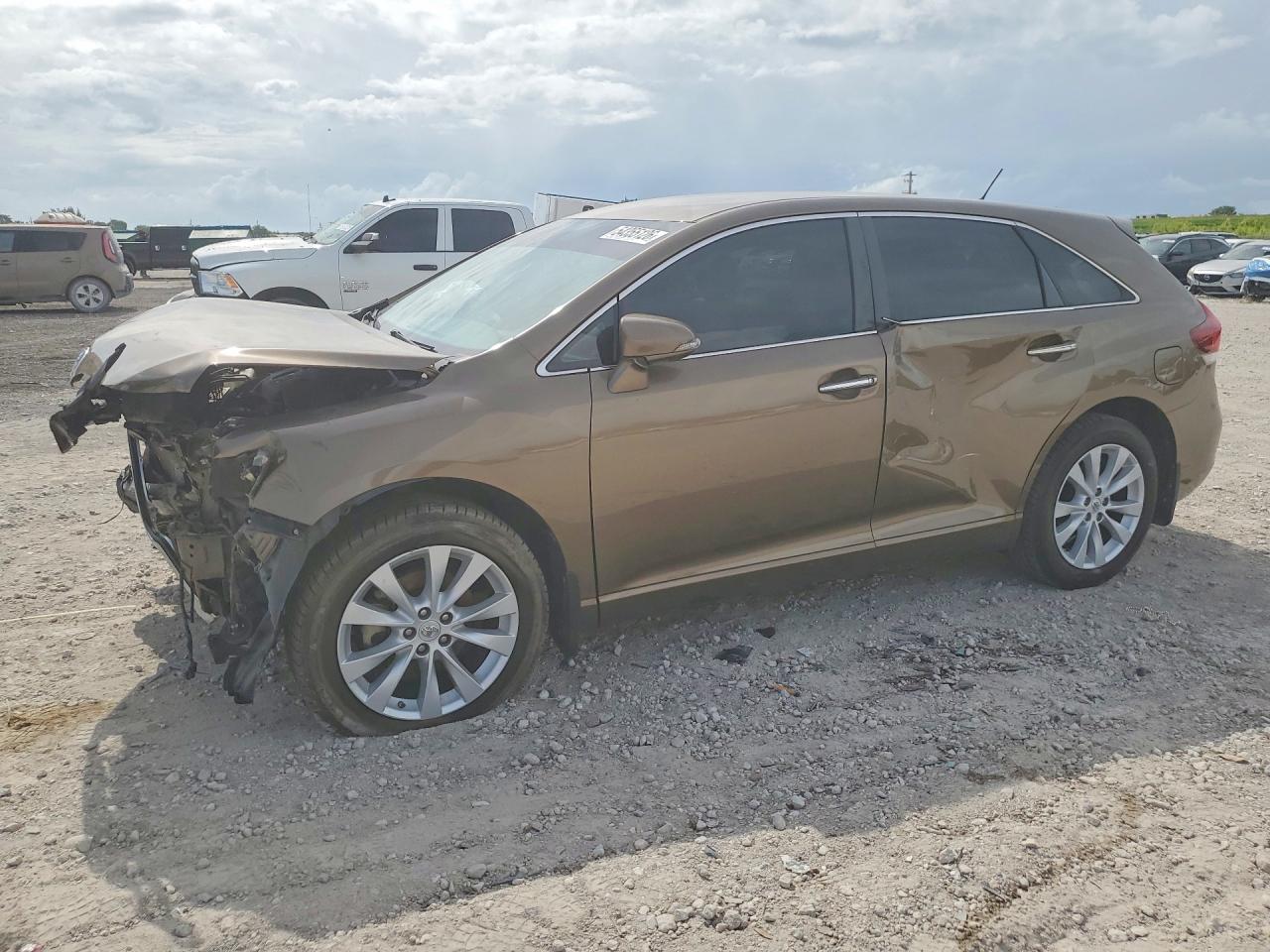 2013 Toyota Venza LE, VIN 4T3ZA3BB3DU065513 — Front end