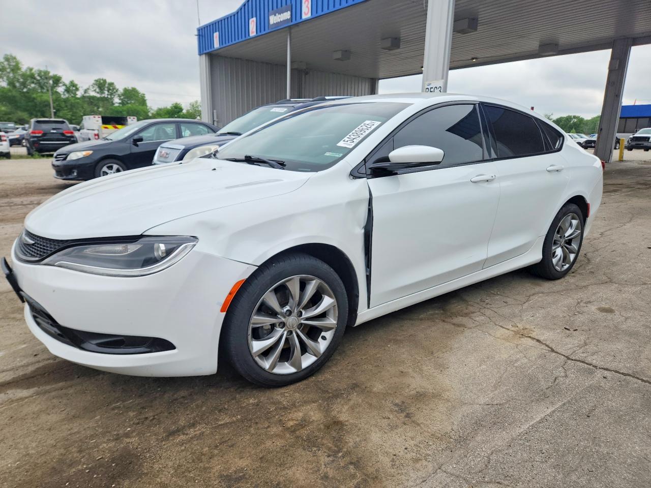 2015 Chrysler 200 S, VIN 1C3CCCBB3FN663552 — Front end