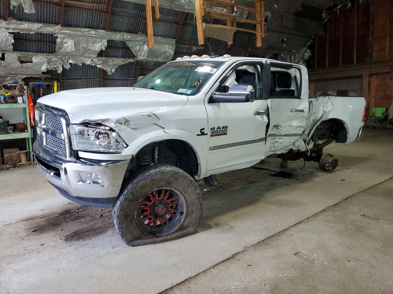 2016 Ram 3500 Laramie, VIN 3C63R3EL3GG137387 — Side