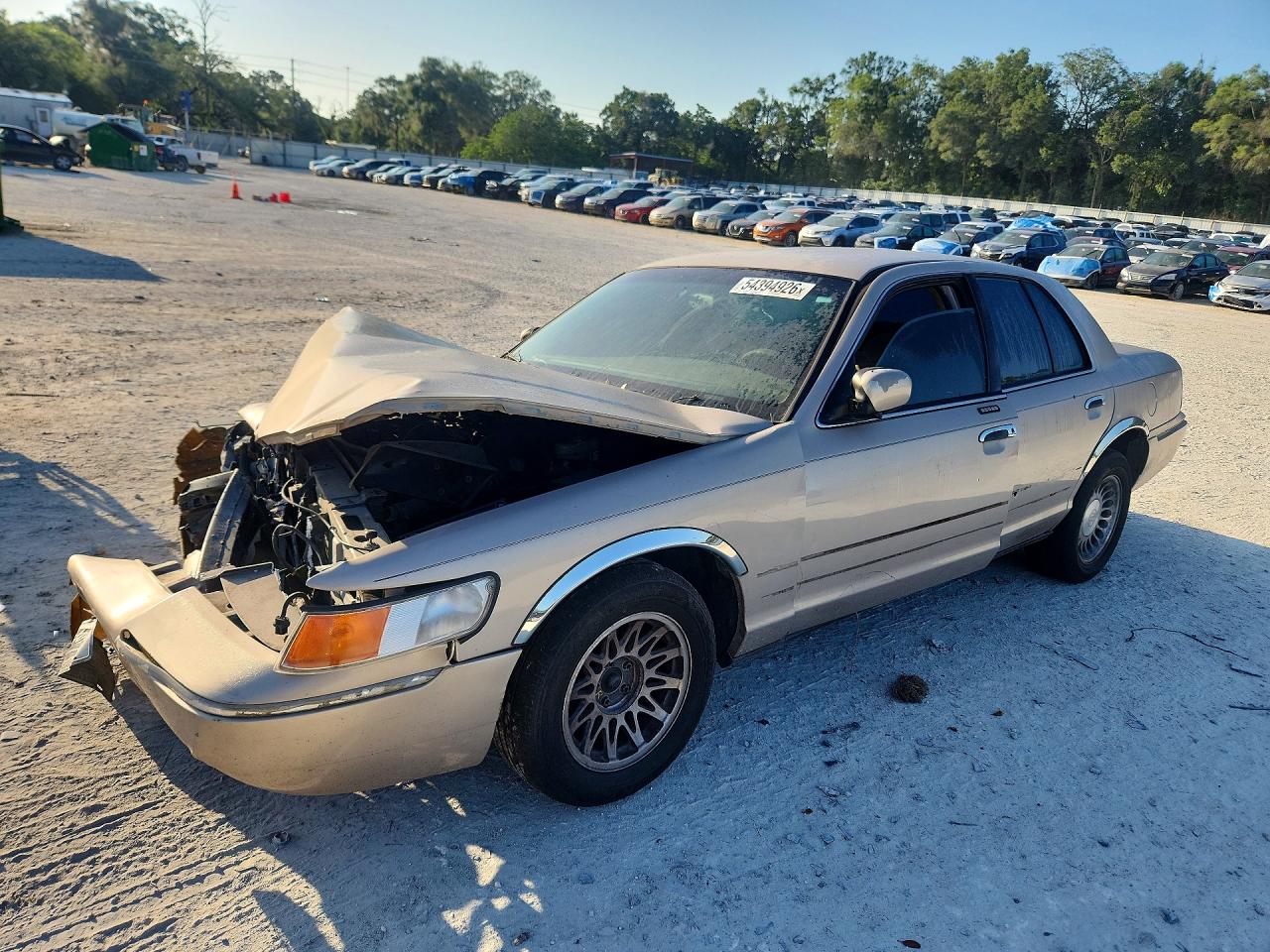 1998 Mercury Grand Marquis GS, VIN 2MEFM74W2WX620198 — Front end