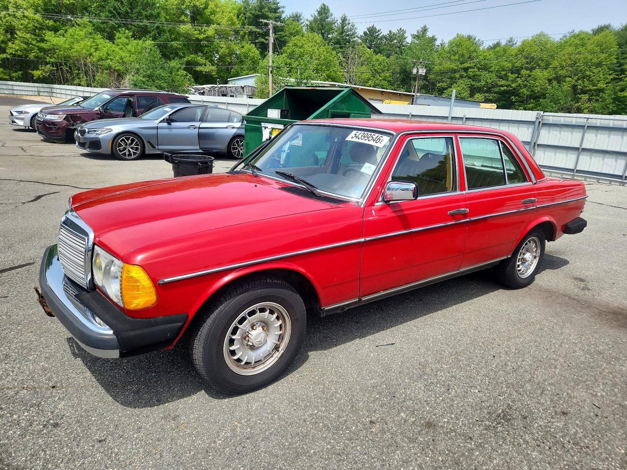1983 Mercedes-Benz 300 D, VIN WDBAB33A0DB024182 — Minor dents and scratches