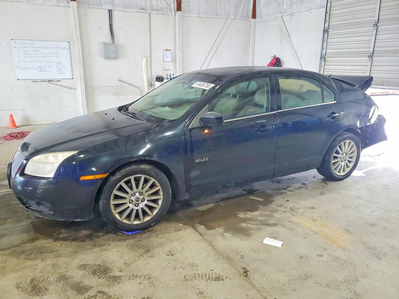 2008 Mercury Milan Premier, VIN 3MEHM08Z98R611181 — Rear end
