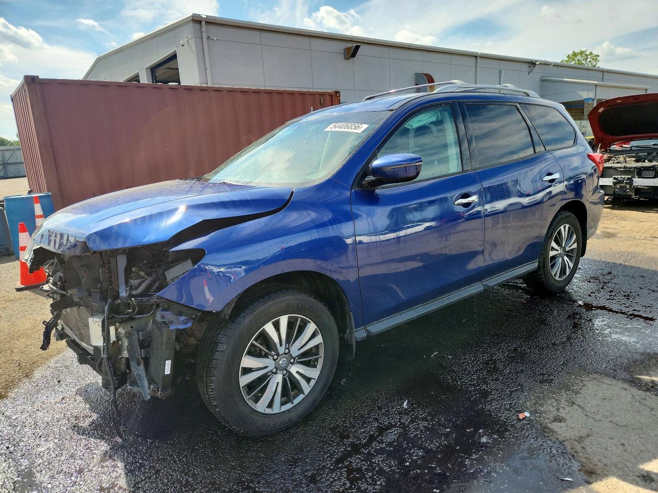 2017 Nissan Pathfinder SV, VIN 5N1DR2MM8HC911019 — Front end