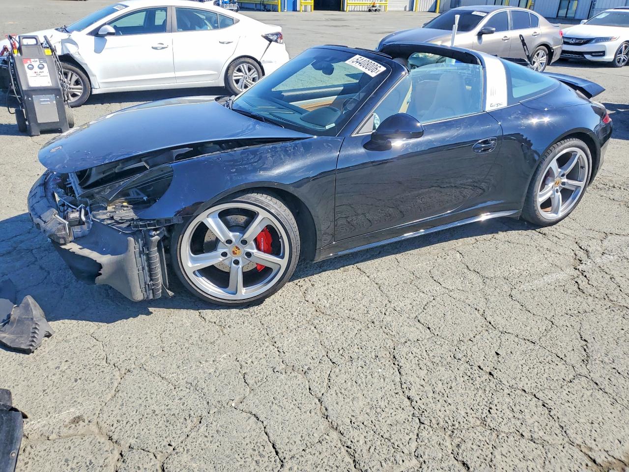 2016 Porsche 911 4S, VIN WP0BB2A90GS136266 — Front end