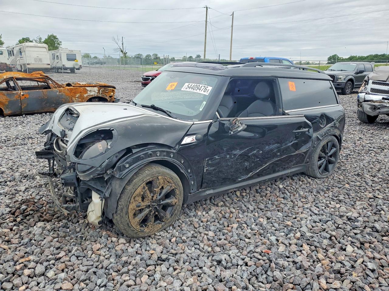 2014 MINI Clubman S, VIN WMWZG3C58ETY33494 — Side