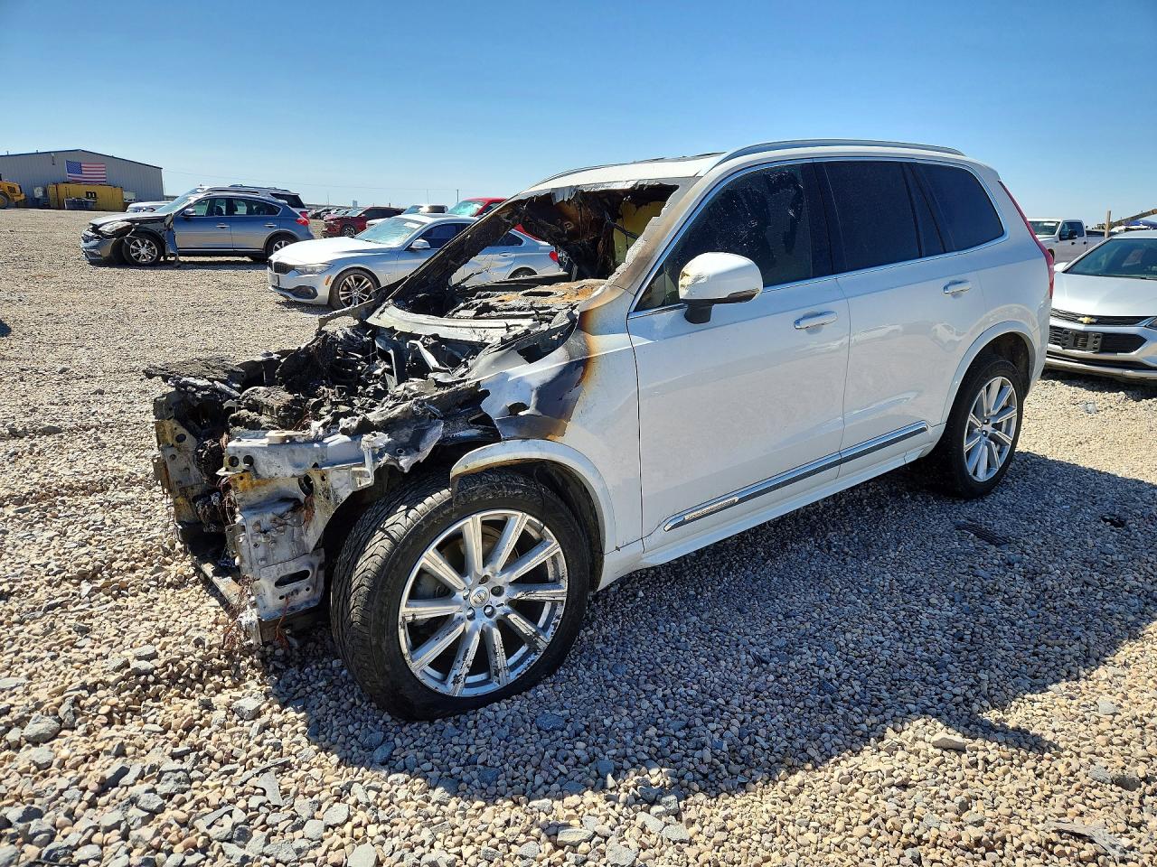 2016 Volvo XC90 T6 Inscription, VIN YV4A22PL9G1050410 — Пожар