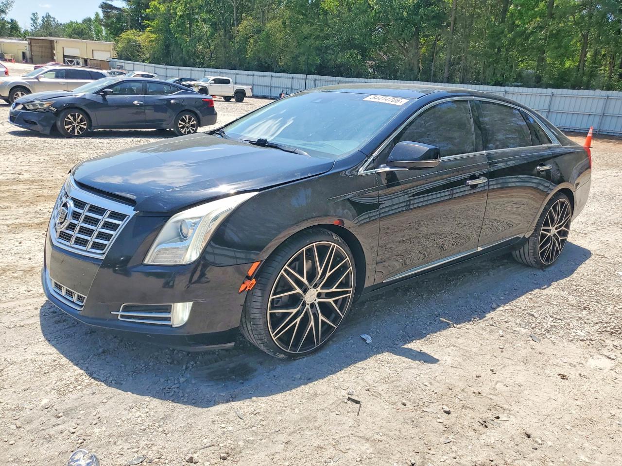 2013 Cadillac XTS Premium, VIN 2G61S5S31D9220670 — Мелкие вмятины и царапины