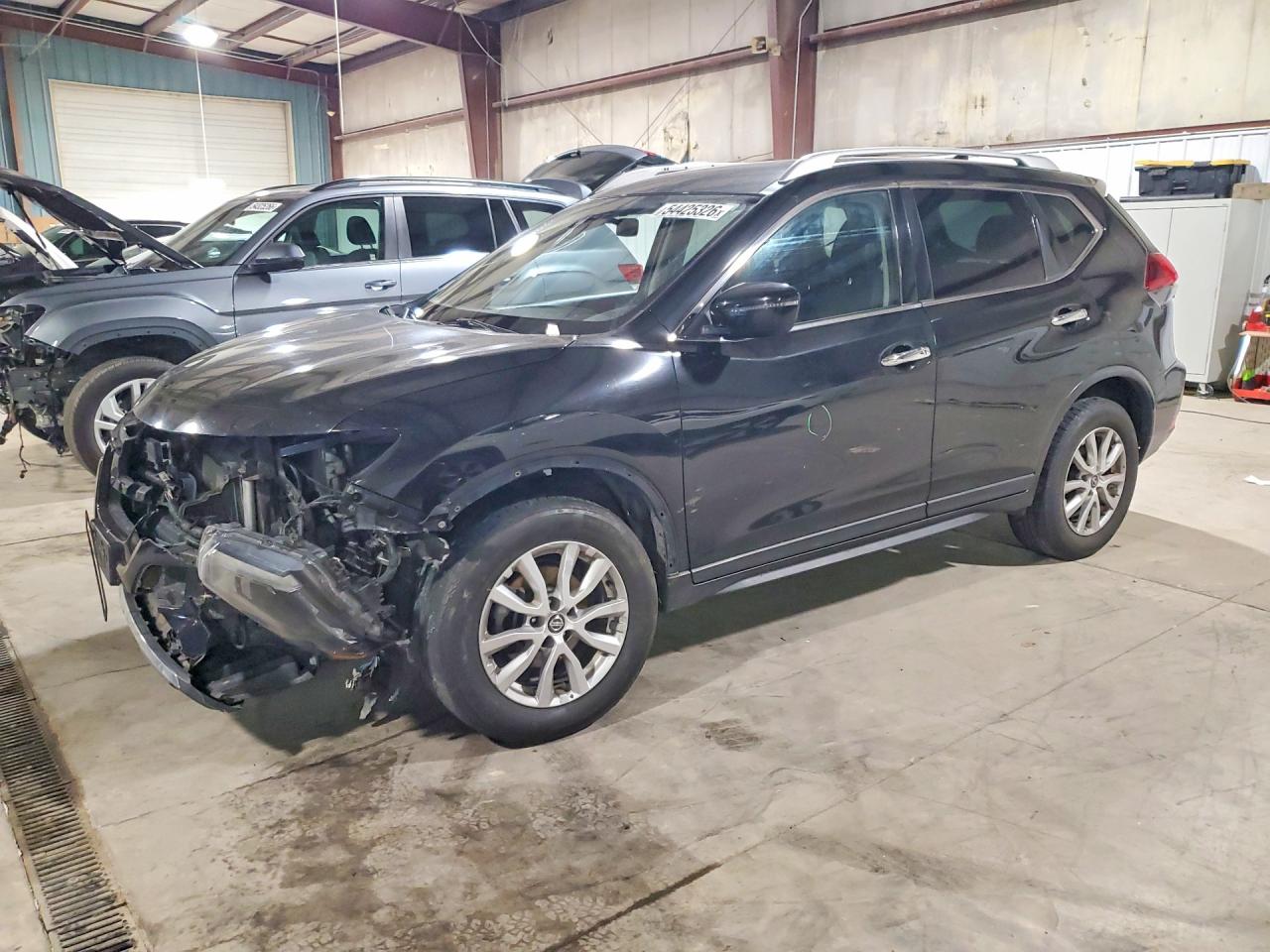 2020 Nissan Rogue SV, VIN KNMAT2MV4LP500171 — Front end
