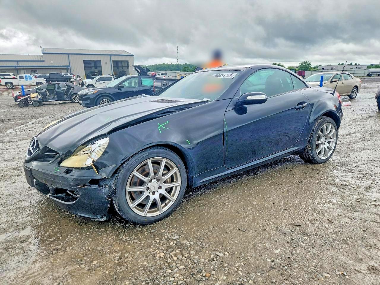 2006 Mercedes-Benz SLK 350, VIN WDBWK56FX6F097886 — Front end