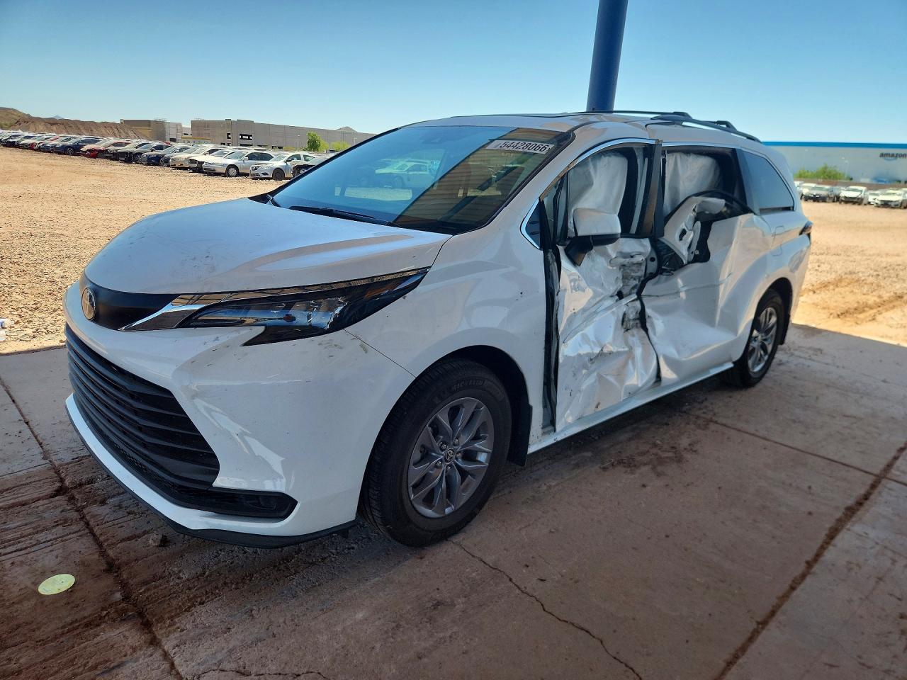 2025 Toyota Sienna LE, VIN 5TDBRKEC7SS287589 — Side