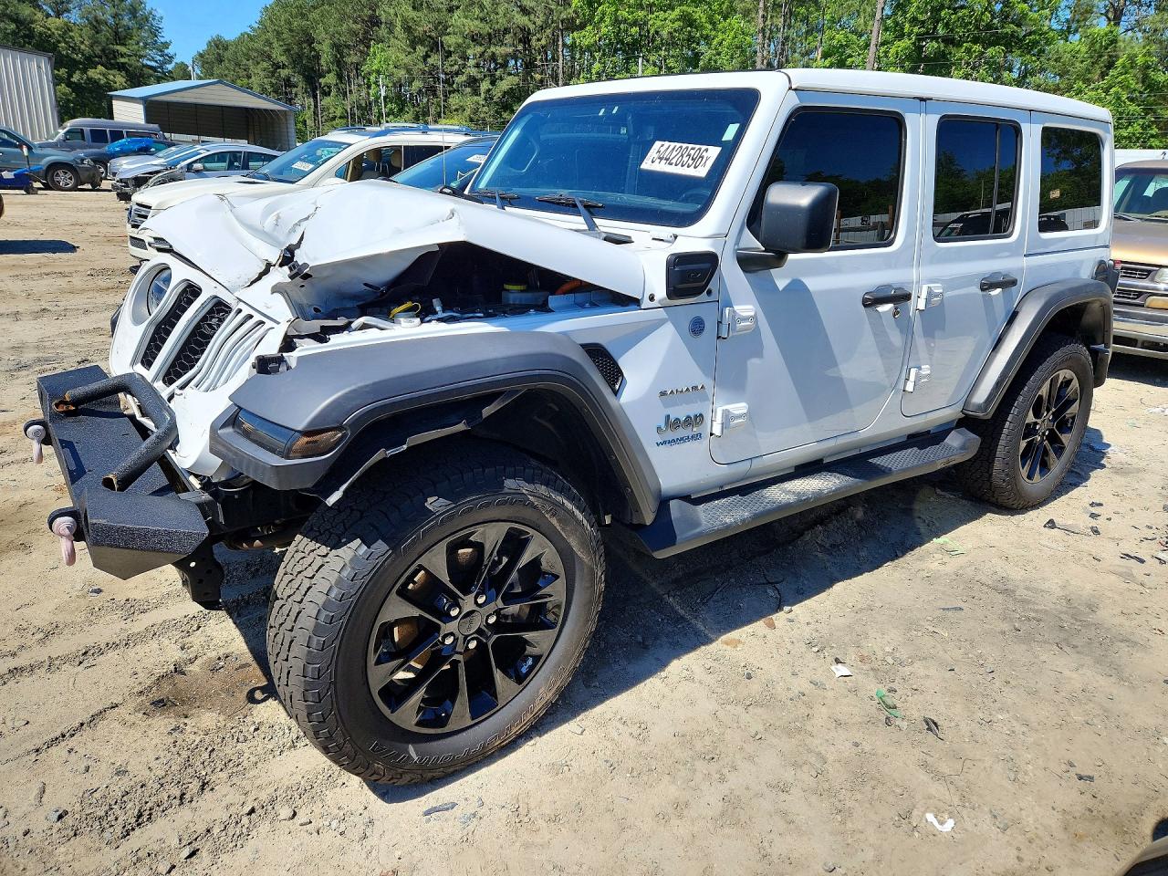 2021 Jeep Wrangler Unlimited Sahara, VIN 1C4JJXP65MW758102 — Front end