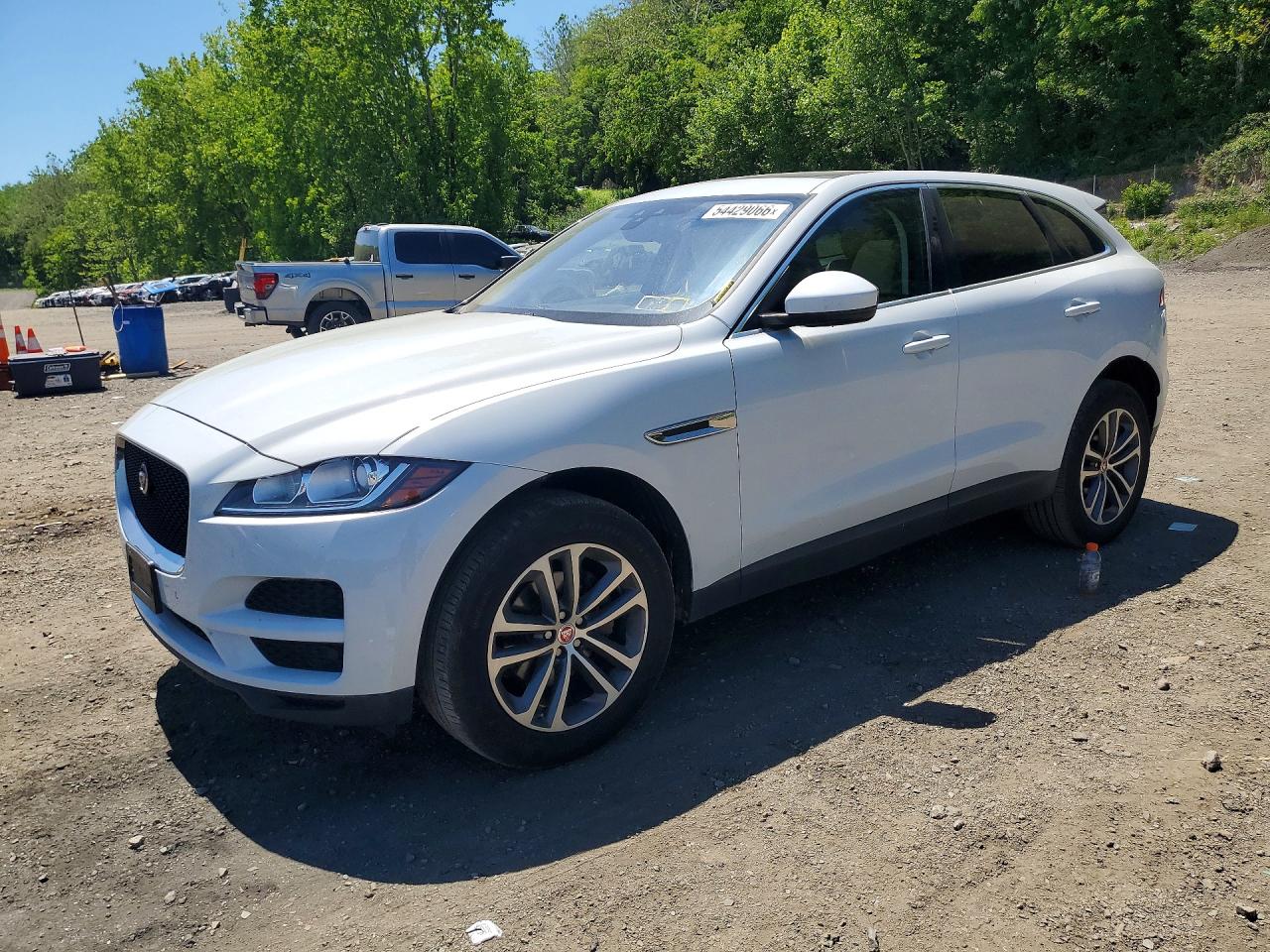 2020 Jaguar F-Pace 25t Premium, VIN SADCJ2FXXLA644330 — Side