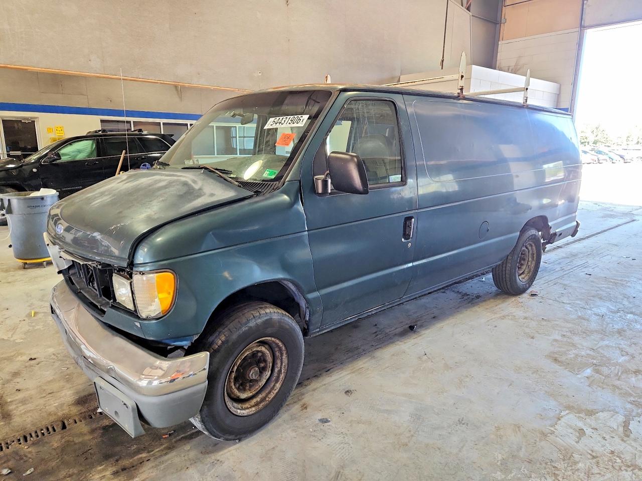 1997 Ford Econoline, VIN 1FTHS24L1VHA14009 — Front end