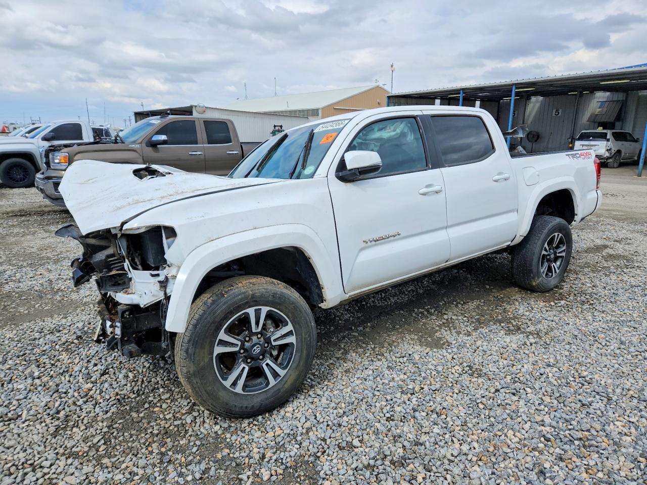 2019 Toyota Tacoma TRD Off Road, VIN 3TMCZ5AN9KM284870 — Front end