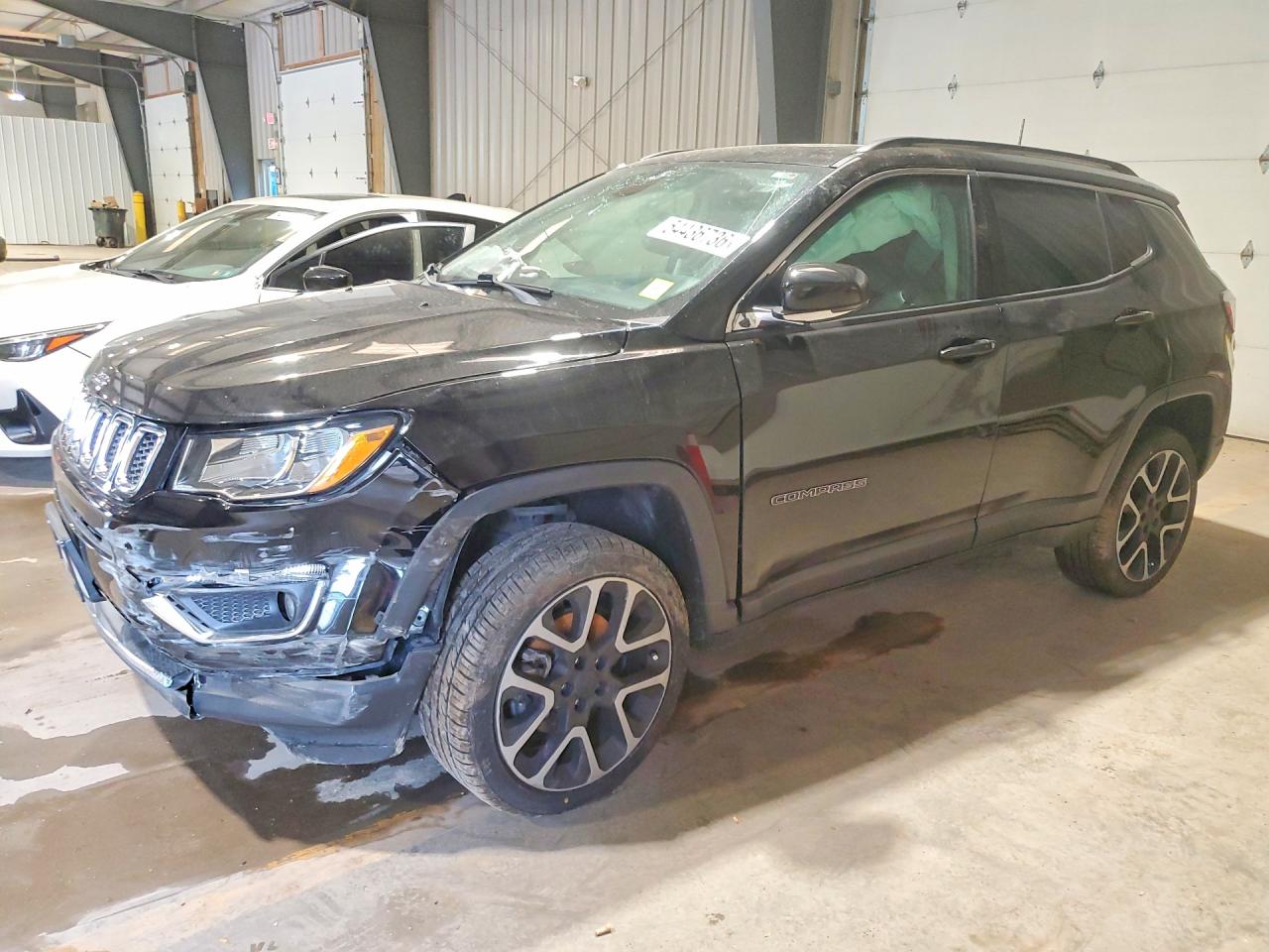 2017 Jeep Compass Limited, VIN 3C4NJDCB5HT674439 — Front end