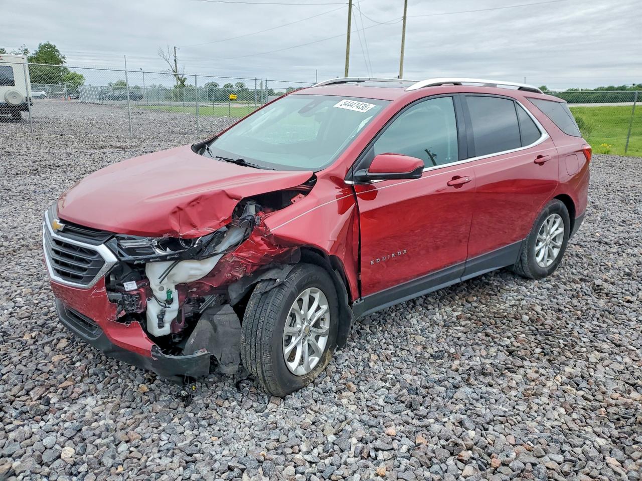 2020 Chevrolet Equinox LT, VIN 2GNAXKEV5L6247646 — Front end