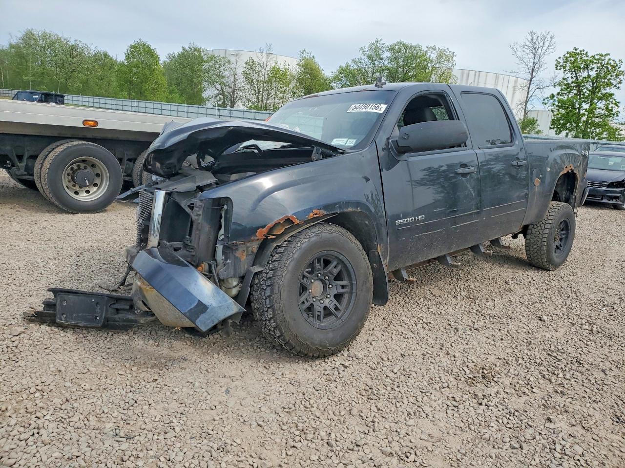 2010 GMC Sierra 2500HD SLE, VIN 1GT4K0BG8AF142620 — Front end