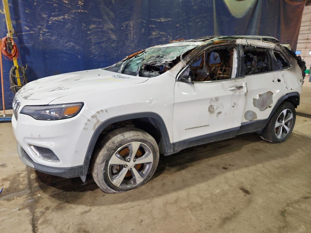 2019 Jeep Cherokee Limited, VIN 1C4PJMDN4KD320474 — Interior fire