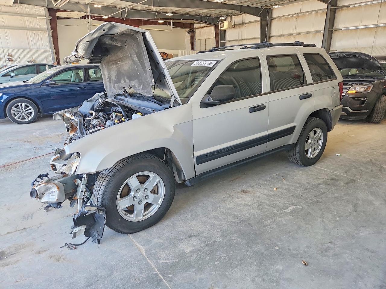 2006 Jeep Grand Cherokee Laredo, VIN 1J4GR48K36C250691 — Front end