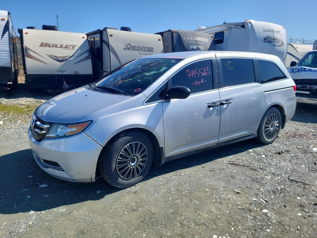 2014 Honda Odyssey SE, VIN 5FNRL5H34EB504814 — Пожар в салоне